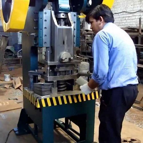 Crusher Machine and Vibrating Screen Machine Maintenance Service By India Engineering Company