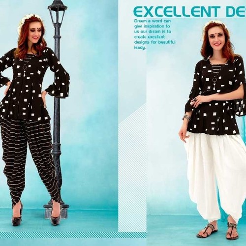 Breathable Ladies Designer Short Kurti