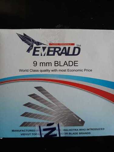 स्नैप ऑफ 9 एमएम कटर ब्लेड एमराल्ड