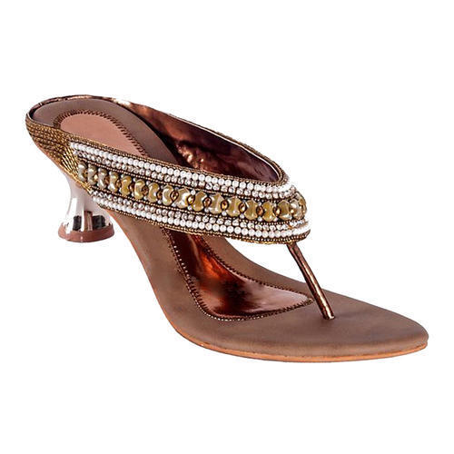 Durable Finish Fashionable Sandals