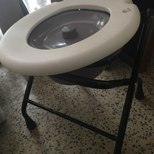 Commode Chair With Pan (897A)