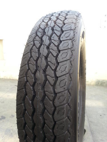 Black Automotive Rubber Tyre