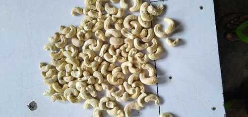 Whole Cashew Nuts (W240)