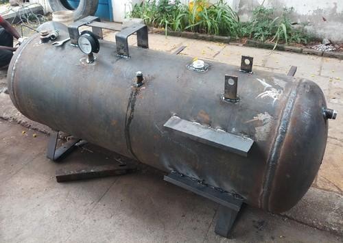 Compressed Air Receiver Tank - High-Quality Steel Construct, New Condition, Reliable Pressure Storage Solutions