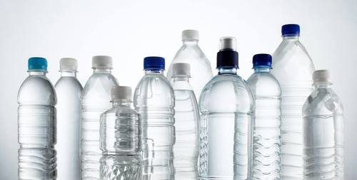  प्लास्टिक पीने के पानी की बोतलें 