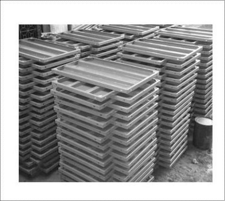 shuttering plates