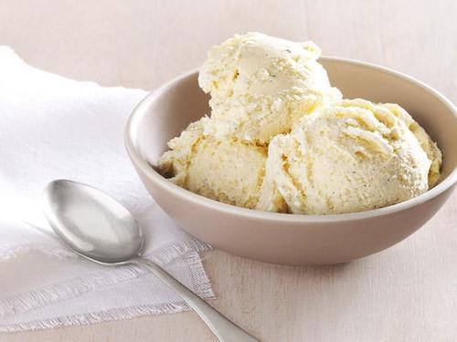 Fresh Vanilla Ice Cream - 100% Pure Milk Base, Rich and Creamy Texture, Irresistibly Smooth Flavor, Family-Friendly Delight