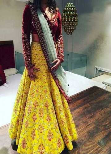Yellow Net Embroidery Bridal Lehenga at Rs 3999 | Designer Lehenga in Surat  | ID: 9027150391