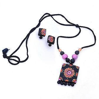 Eye Catching Terracotta Necklace
