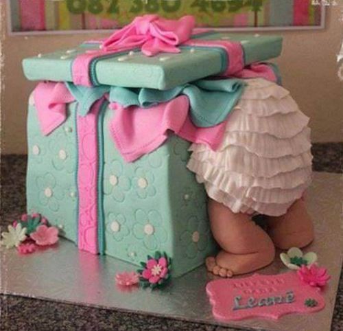 बेबी बर्थडे बॉक्स केक