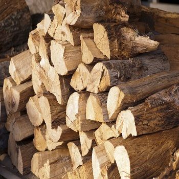 Oak Firewood 10-15 % Moisture On Pallet Boxes