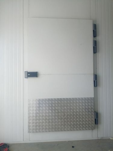 Overlap Door for Cold Room