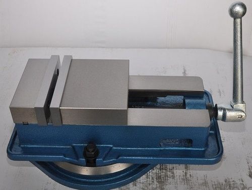 Machine Vice - Mechanical Milling Vice with 150 mm Jaw Opening, 150 mm Jaw Width, 58 mm Jaw Height, 32 Kg Weight | Versatile Swivel Base Design