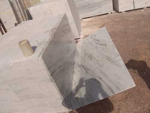 White Glossy Finish Agaria Marble Slab