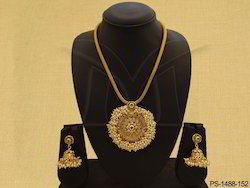 Designer Antique Pendant Set Gender: Women