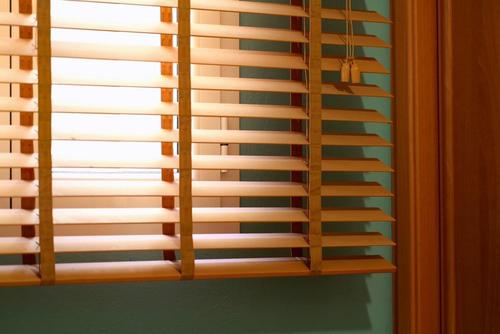 what are the names of the treatment for windowblinds wood