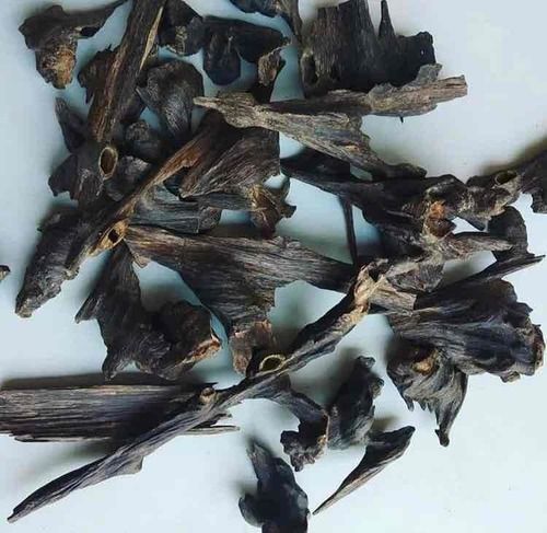 Cost Effective Agarwood Chips Dimension(L*W*H): 12X40 Inch (In)