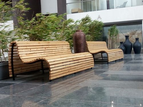 Fine Finish Wooden Bench (M-08) Application: Hotel