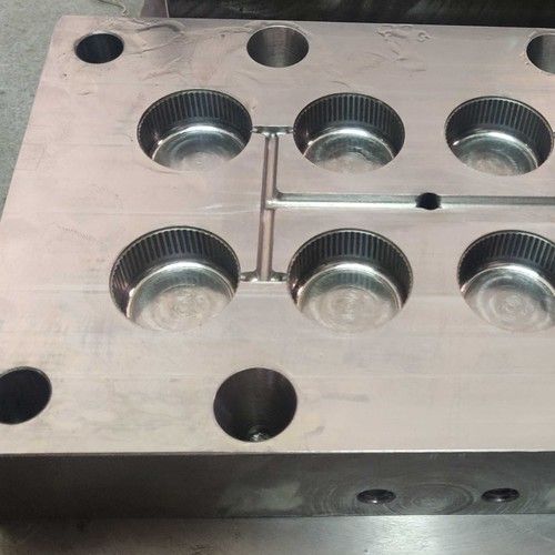 Metal Plastic Injection Molding Die For Thread Cap