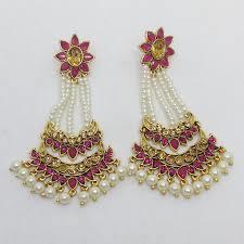 Ladies Modern Fashionable Earing Gender: Women