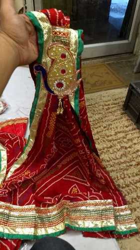 पूजा और कार्यों के लिए डिज़ाइनर चुनरी दुपट्टा