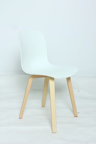 1888 Pp Chair With Wooden Legs