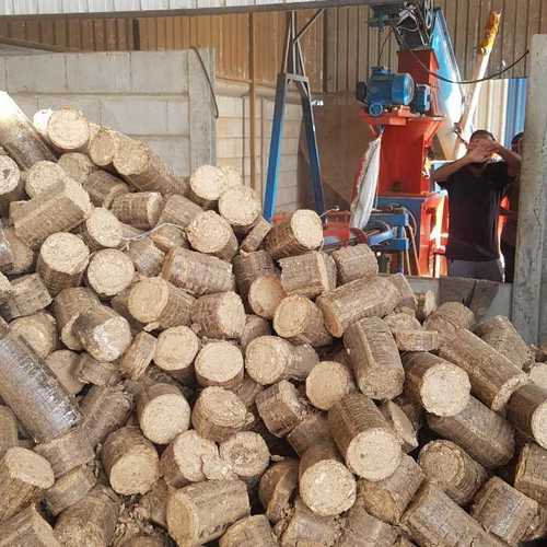 Biomass Groundnut Shell Briquettes Moisture (%): Less