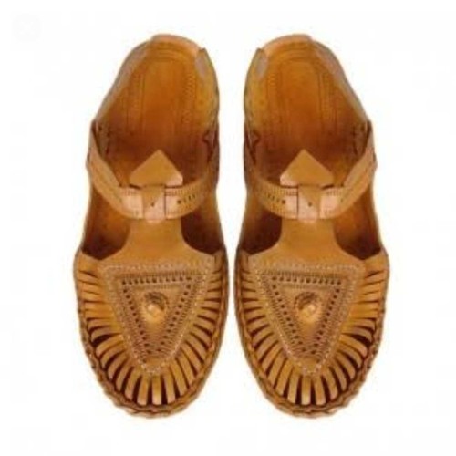 A Ethnic Kolhapuri Shoes In Silver | Behooray-thephaco.com.vn