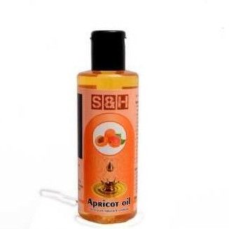 Hygienically Packed Apricot Oil