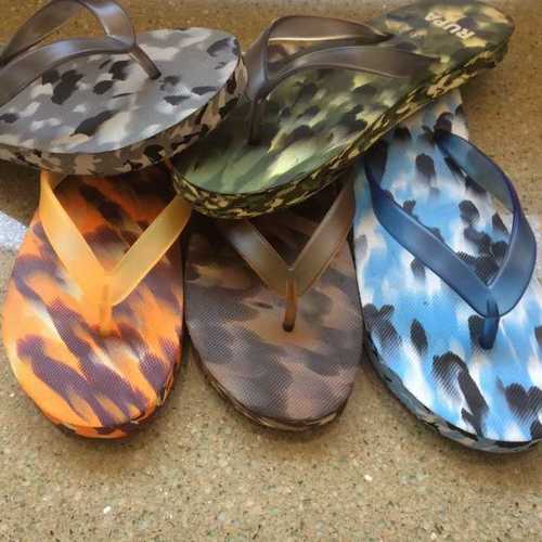 Multicolor Printed Rubber Hawai Slippers