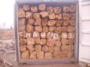 वुड टिम्बर लॉग्स एंड लम्बर्स