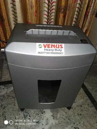 Cross Cut Paper Shredder Use: Office