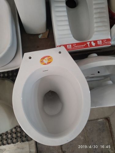 High Quality White Color Ceramic Western Toilet Seat For Home, Hotels, Office