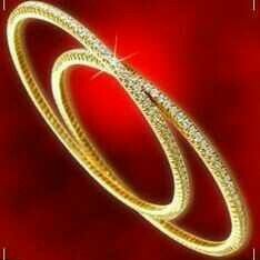 Beautiful Look Gold Bangle