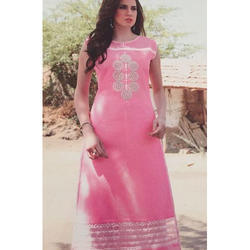 Pink Ladies Sleeveless Embroidered Kurti