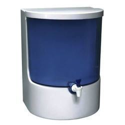 Water Purifiers With 6 Step Filtration Storage Capacity: 15 Liter (L)