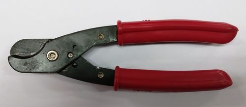 Red Cable Cutter (180 Mm) Cutting Capacity: 10Mm