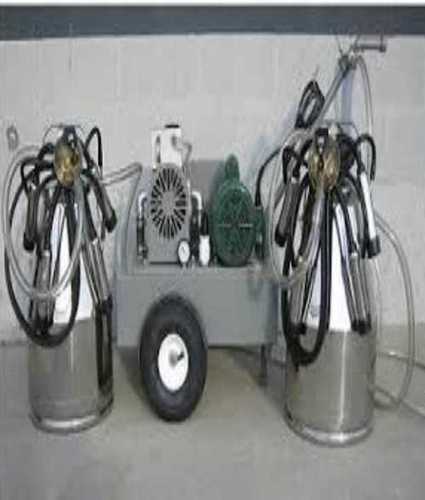 Silver Automatic Cow Milking Machine 