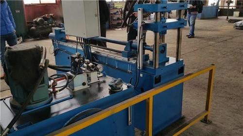 High Efficiency Header Pipe Notching Machine For Transformer Radiator Production