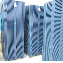 Polywell Plastic Nestable Pallets