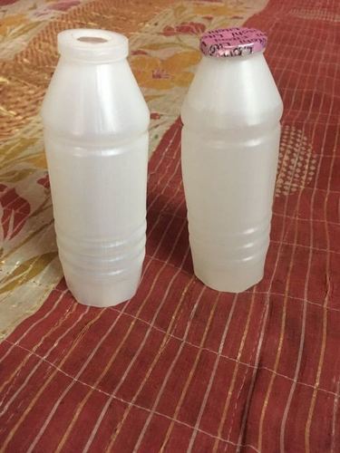  सफेद रंग की प्लास्टिक जूस की बोतलें 