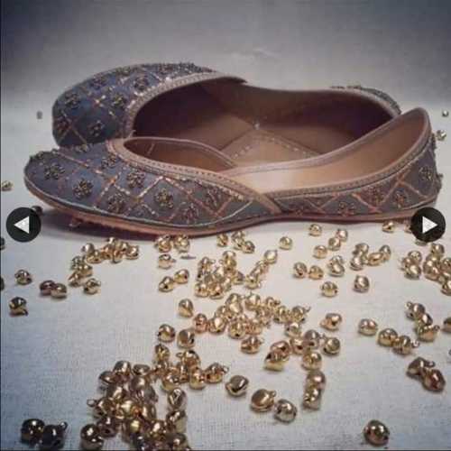 Embroidered Fancy Punjabi Jutti Heel Size: Flat