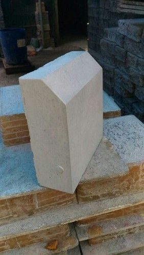 Concreted Surface Kerb Stones Size: 600 X 100 X 450