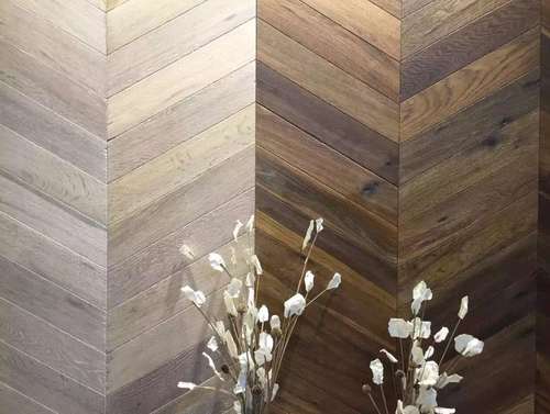 Chevron Engineered Wood Flooring Moisture Content: 6-12%