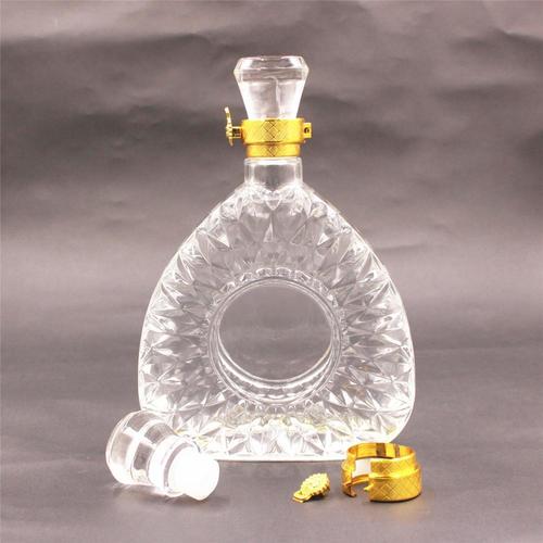 Diamond Shape Snap On Cap Spirits Bottle (700Ml)