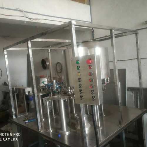 RFC वाटर बॉटल फिलिंग मशीन