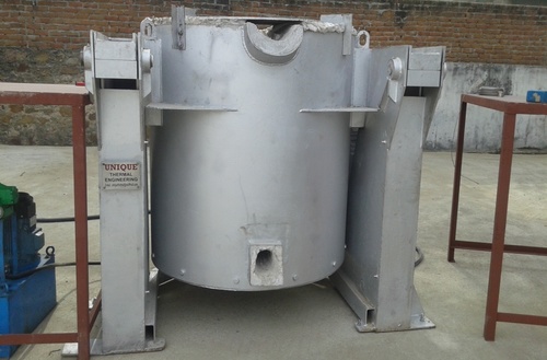 जिंक कोटेड स्टील नेल के साथ एचडीपीई। तेल से चलने वाले क्रूसिबल फर्नेस