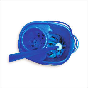 Squeezer Plastic Bucket