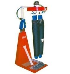 Vertical spray mannequin