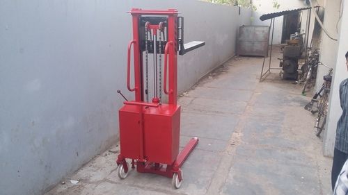 Hydraulic Battery Operated Stacker